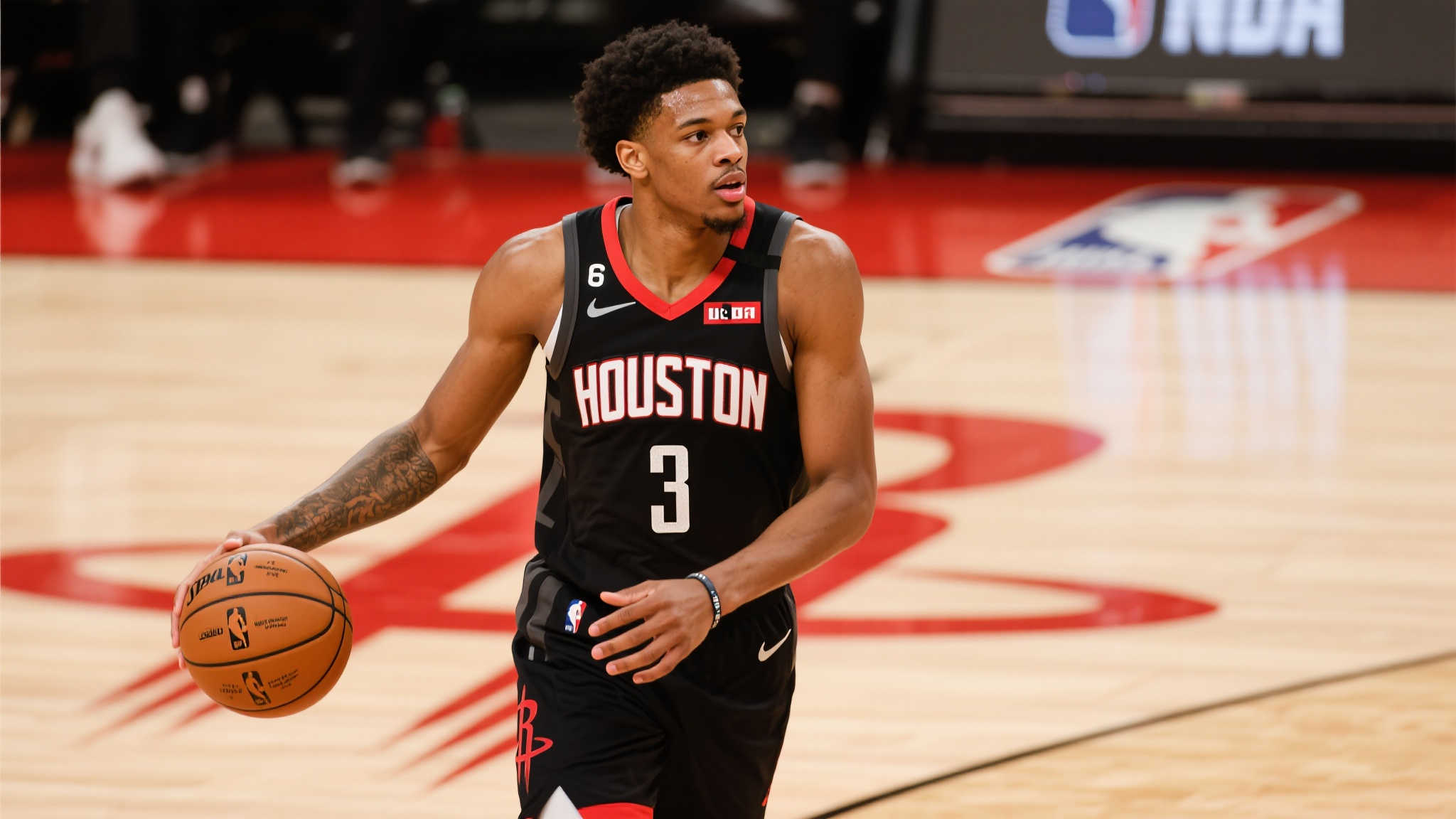 也考验他的 也考验他的